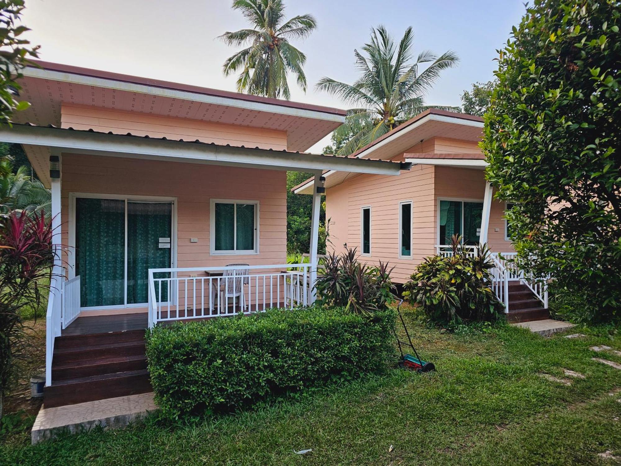 Baan Suan Khun Ta บ้านพักสวนคุณตา Koh Chang Exterior foto